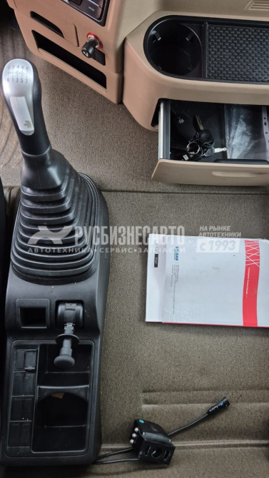 Купить КМУ HOWO T5G (6*4, 330л.с., Евро-5) + SOOSAN SCS746L верх.упр. + борт сталь 6,6м. СПМ в компании Русбизнесавто - изображение 10