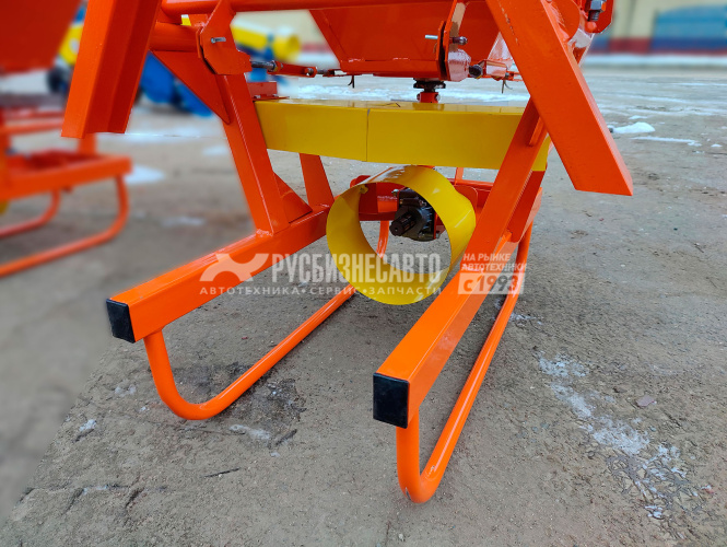 Купить Разбрасыватель песка А-116-01 (навесной) в компании Русбизнесавто - изображение 2