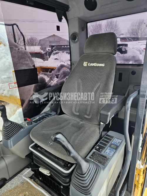 Купить Экскаватор гусеничный Liugong CLG933E б/у (2022г., 4 630 м/ч) (2878) в компании Русбизнесавто - изображение 8