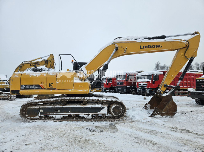 Купить Экскаватор гусеничный Liugong CLG933E б/у (2022г., 4 630 м/ч) (2878) в компании Русбизнесавто - изображение 2