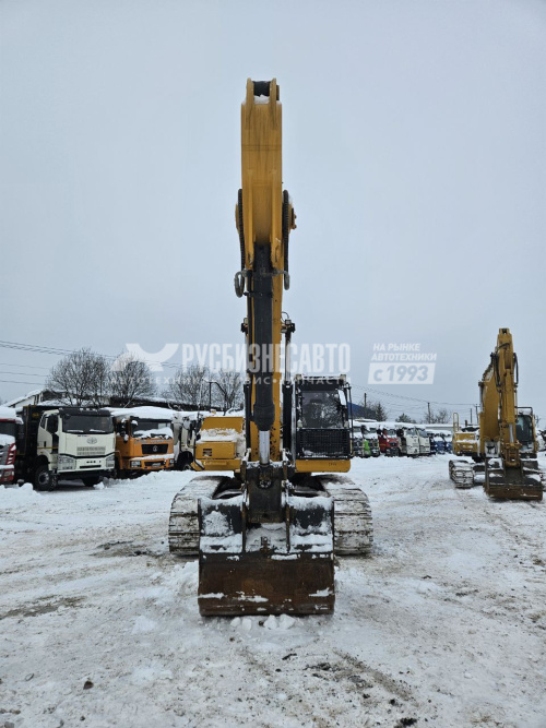 Купить Экскаватор гусеничный Liugong CLG933E б/у (2022г., 4 630 м/ч) (2878) в компании Русбизнесавто - изображение 1