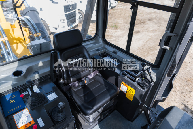 Купить Бульдозер гусеничный ZOOMLION ZD320-3 (ROPS/FOPS, кондиционер, гусеница 560мм, однозубый рыхлитель) в компании Русбизнесавто - изображение 7